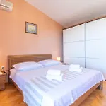 Veliko Brdo-vrcani Bb Iii Semesterbostad Makarska