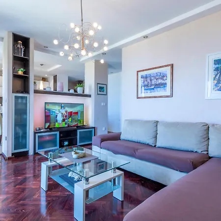 Lovely In With Kitchen * Makarska
