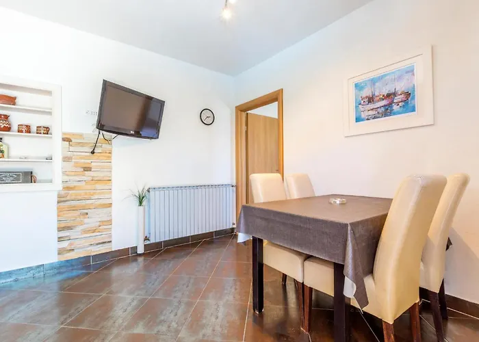 Veliko Brdo-vrcani Bb Iii Tatil Evi